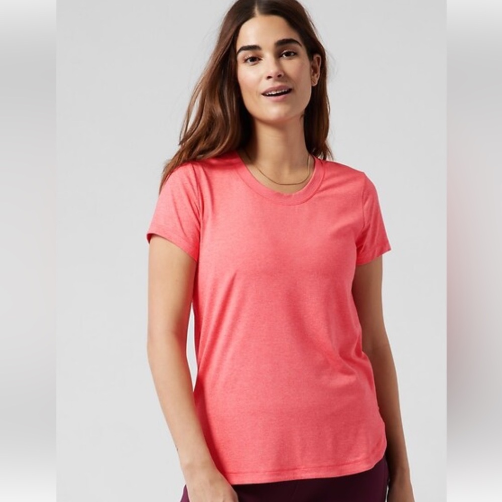 Athleta Womans Uptempo Coral Petal Pink Tee Sz XS